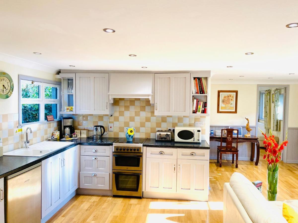 Amber Lodge Hickstead-A Burgess Hill Exterior foto